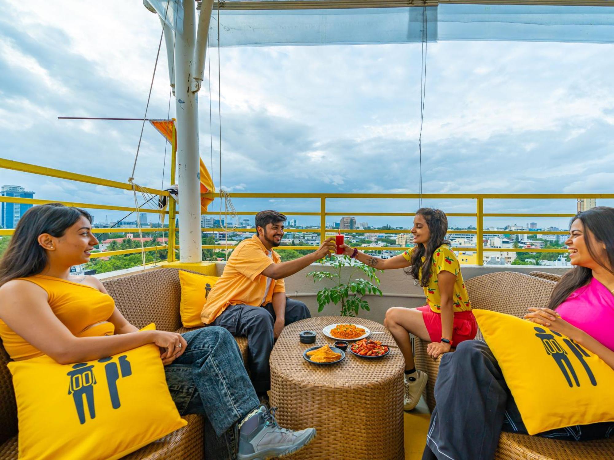 The Hosteller Bangalore, Brigade Road Buitenkant foto