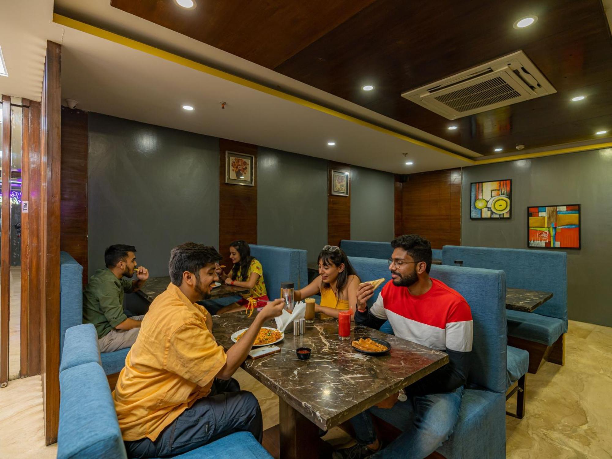 The Hosteller Bangalore, Brigade Road Buitenkant foto